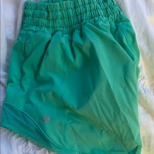 RARE bright turquoise lululemon hotty hot shorts!
